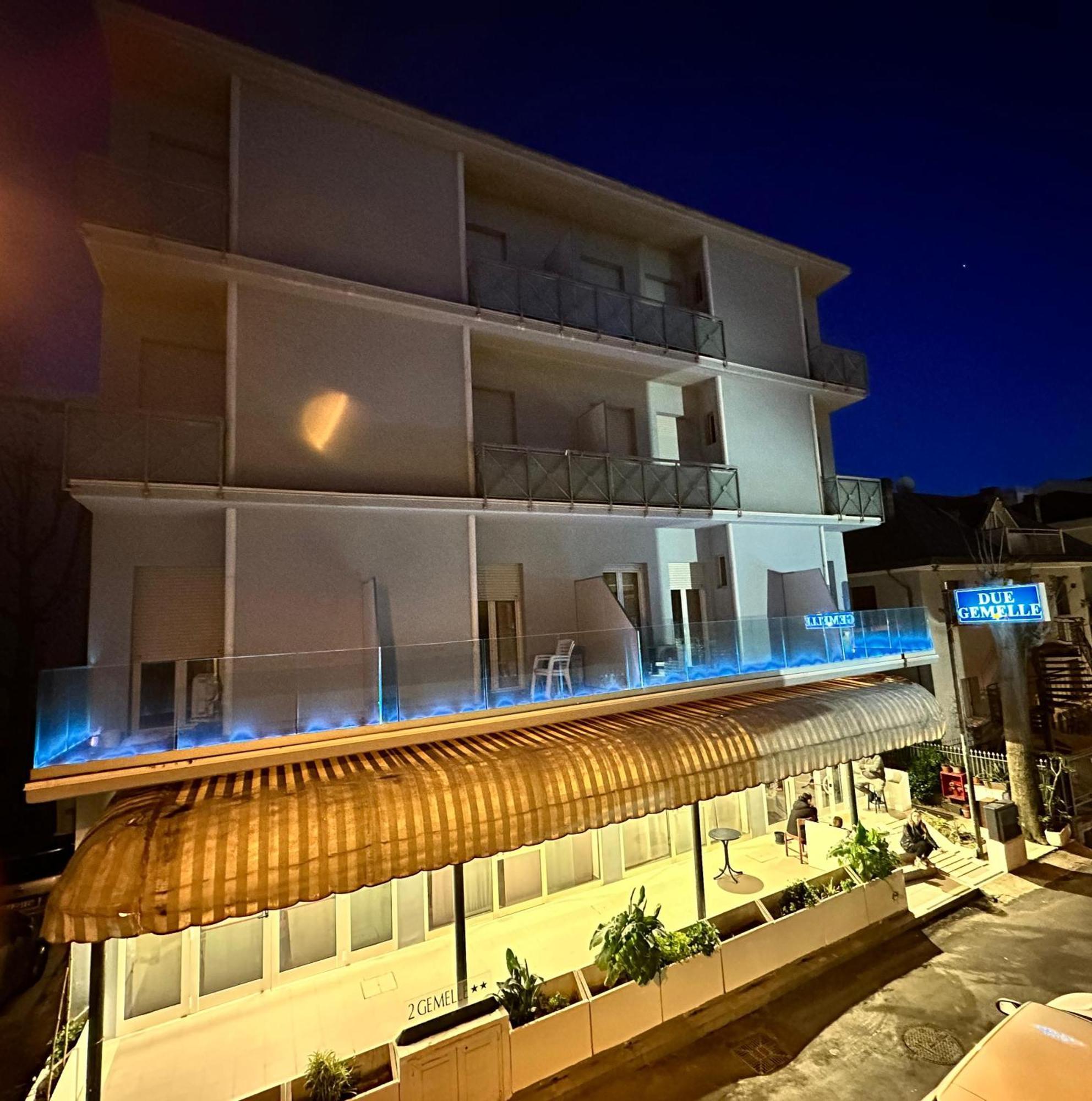 Due Gemelle Hotel Rimini Exterior photo